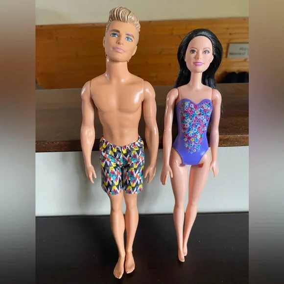 Barbie and Ken with jet skis - Picture 2 of 3